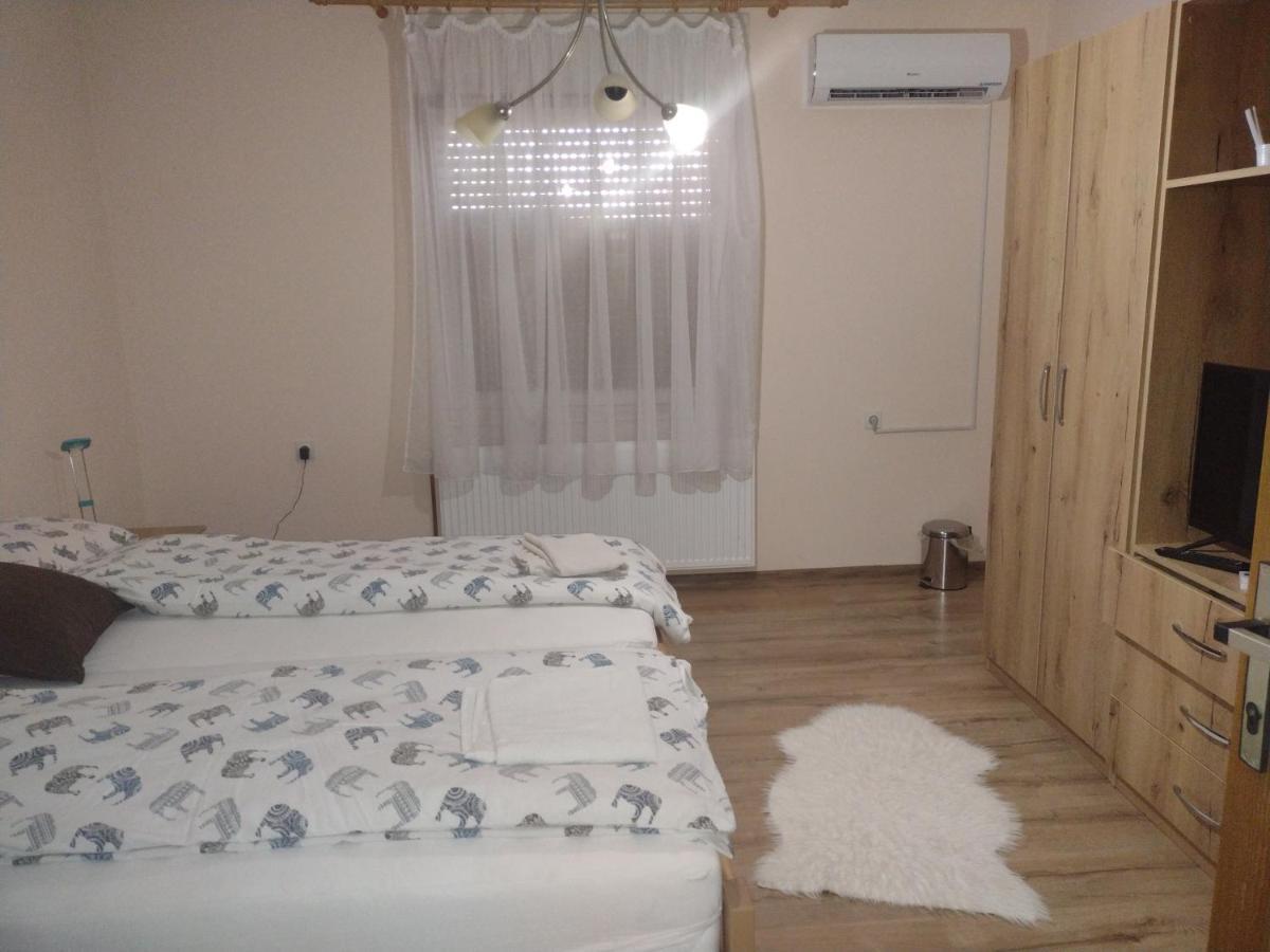 Evelin Sobe Apartment Backa Topola Luaran gambar